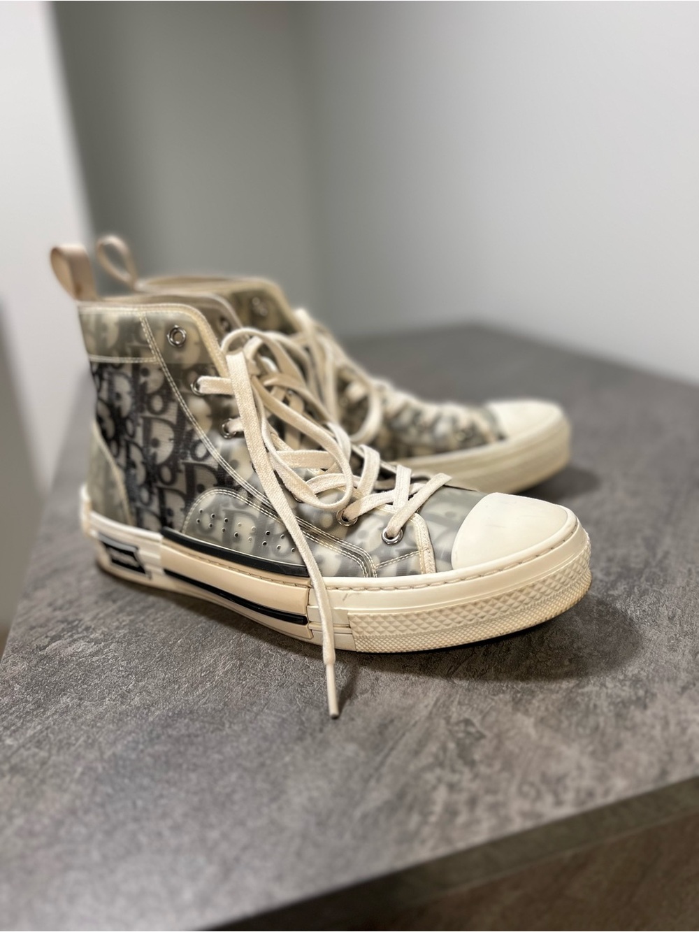 Dior B23 High-Top Sneakers in Gray and White - Picture 3 of 6